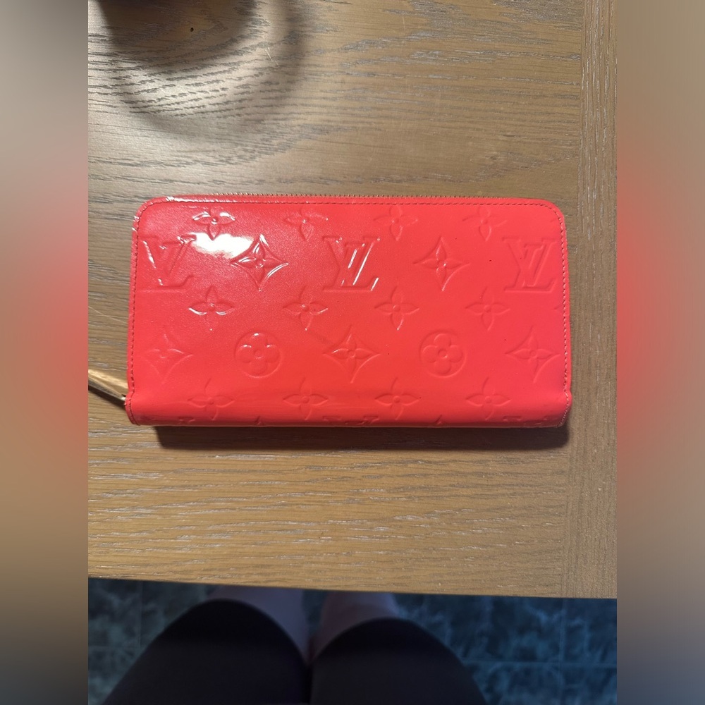 Louis Vuitton Zippy Wallet